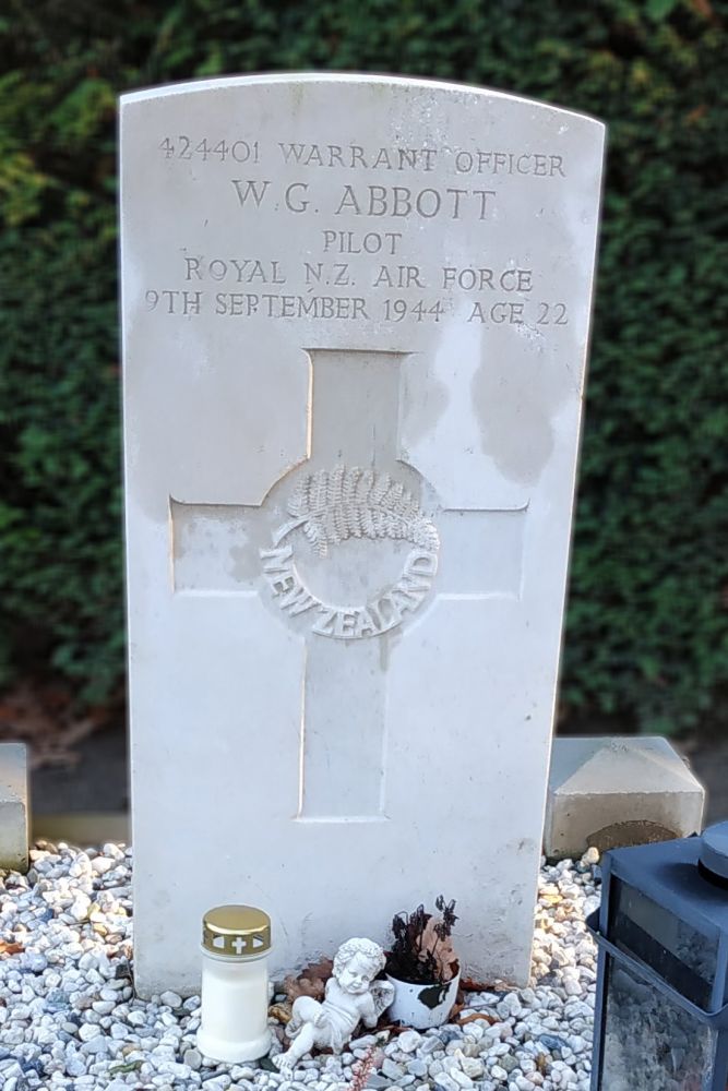 abbott, William Gibbs headstone