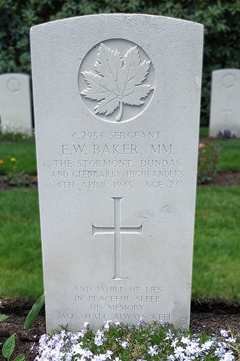 Grafsteen – Headstone - Canadian War Cemetery Holten (foto: Harm Kuijper)
