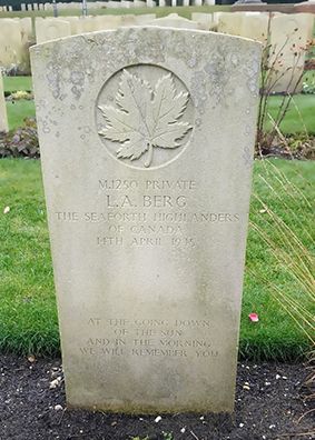 Grafsteen – Headstone - Canadian War Cemetery Holten (foto: Harm Kuijper)