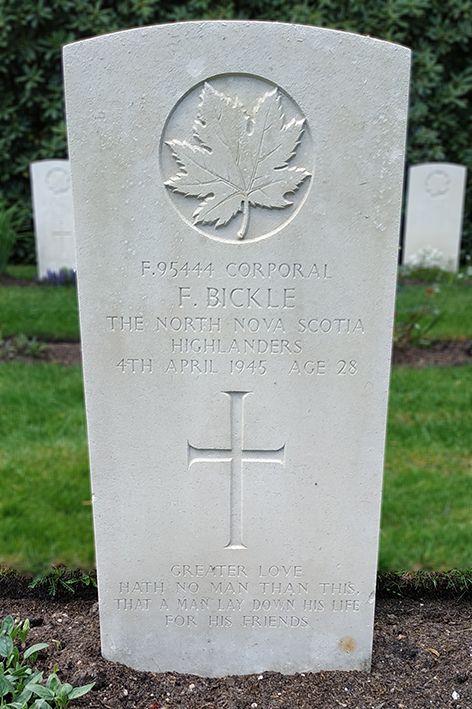 Frederick Bickle: Grafsteen – Headstone - Canadian War Cemetery Holten (foto: Harm Kuijper)
