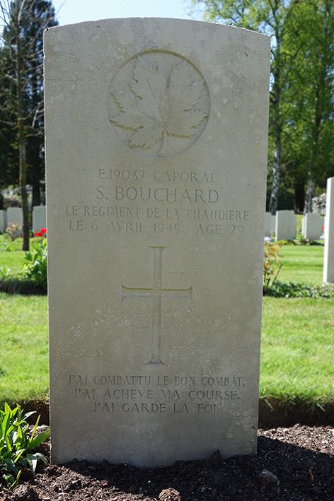 Bouchard, Stanley: Grafsteen – Headstone - Canadian War Cemetery Holten (foto: Harm Kuijper)