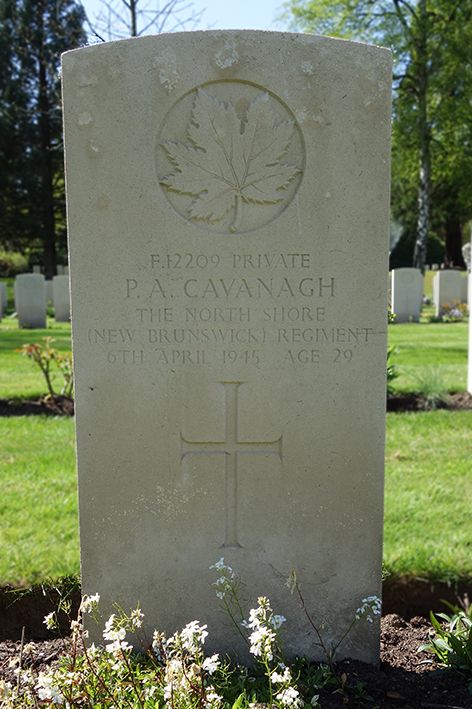 Cavanagh, Peter Alister - Grafsteen – Headstone - Canadian War Cemetery Holten (foto: Harm Kuijper)