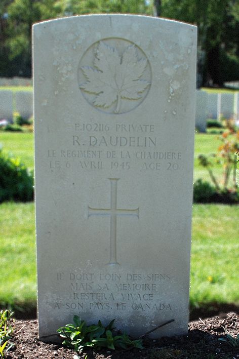 Daudelin, Richard: Grafsteen – Headstone - Canadian War Cemetery Holten (foto: Harm Kuijper)