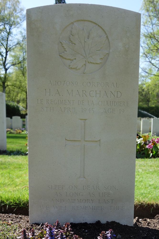 _Marchand, Henry Albert_Grafsteen – Headstone - Canadian War Cemetery Holten (foto: Harm Kuijper)