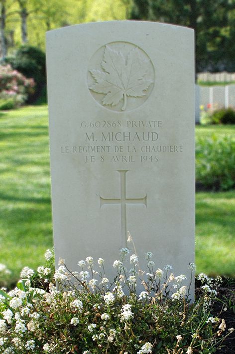 Michaud, Matthieu: Grafsteen – Headstone - Canadian War Cemetery Holten (foto: Harm Kuijper)