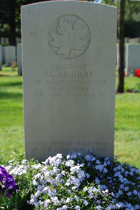 Murray, James Gordon: Grafsteen – Headstone - Canadian War Cemetery Holten  (foto: Harm Kuijper)