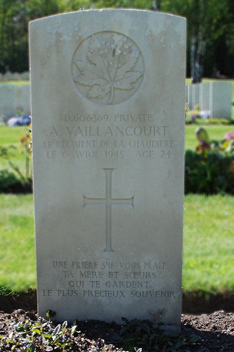 Vaillancourt, Alfred_Grafsteen – Headstone - Canadian War Cemetery Holten (foto: Harm Kuijper)