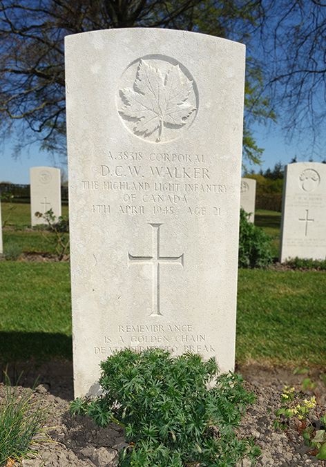 Walker, Donald Cecil William_Grafsteen – Headstone - Canadian War Cemetery Groesbeek (foto: Harm Kuijper)