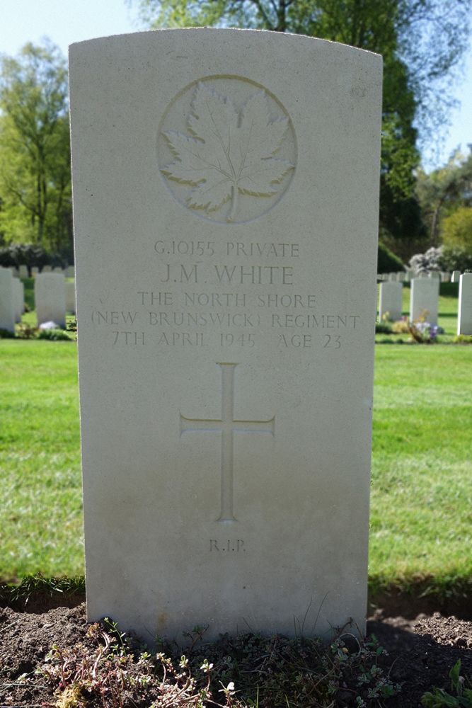 White, Joseph Millerand_Grafsteen – Headstone - Canadian War Cemetery Holten (foto: Harm Kuijper)
